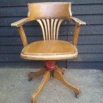 Captains chair.jpg